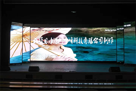 為什么戶外LED全彩屏的顏色漸變過程中會出現(xiàn)斷層？